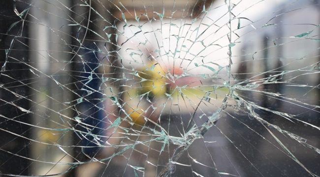 【愛知県】市役所の窓ガラスを（＝修理代金およそ３２万円）石で割ったとして７０歳の無職の男が逮捕「パチンコで負けイライラして腹いせにやった」