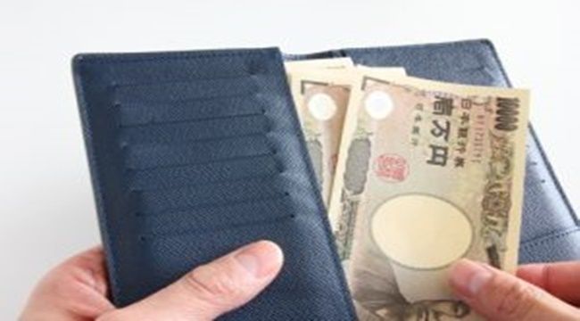 弟の財布から3万円抜いてスロット行ったら5万円勝ったから弟に25000円あげた