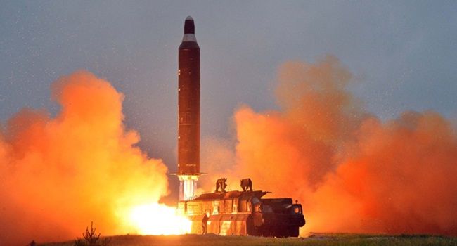 北朝鮮のミサイルが日本上空を通過するもパチンカスは今日もパチ屋へ並ぶ
